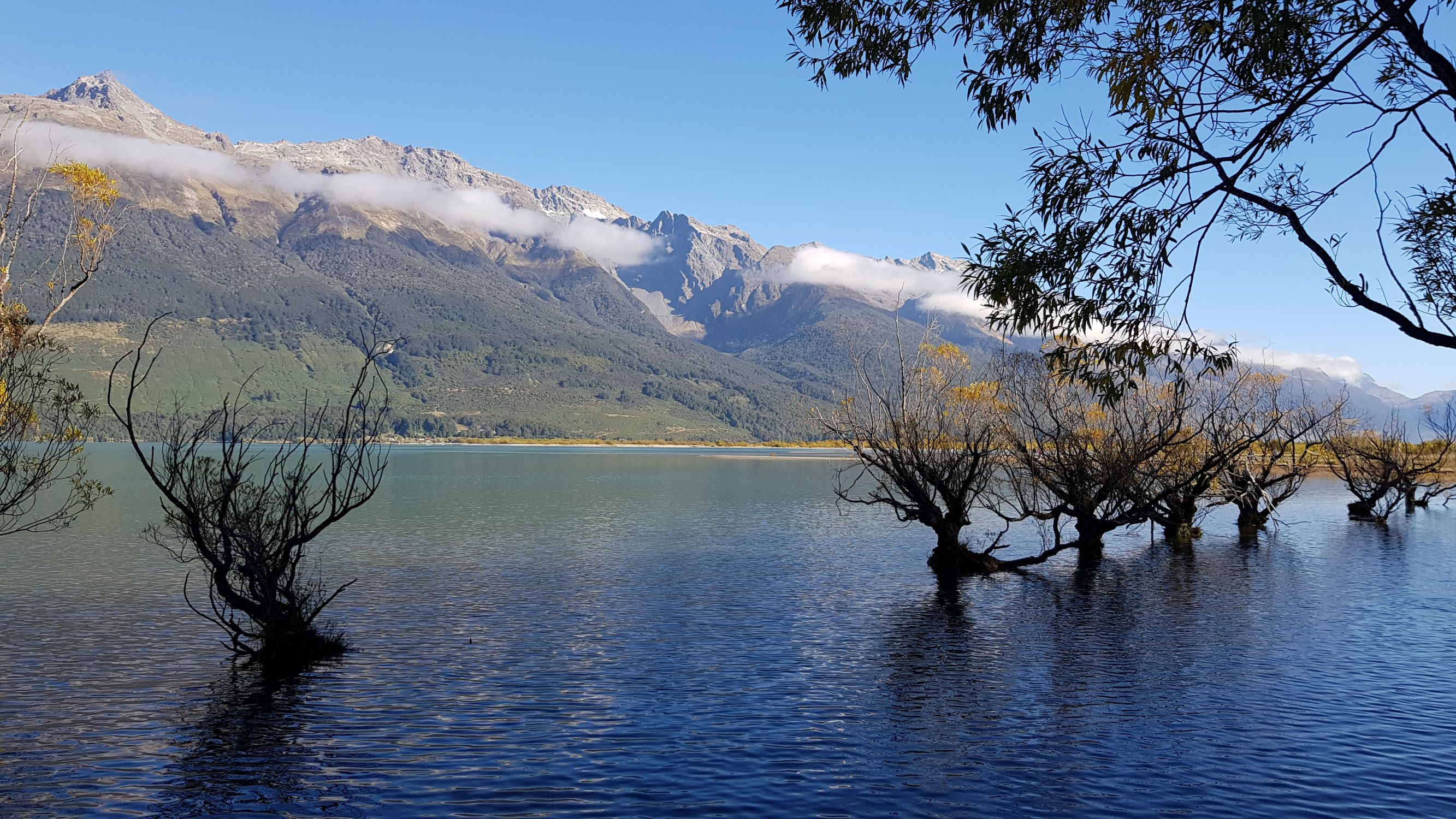 Inland lake (finger lake) Lake Wakatipu in the South Island of New ...
